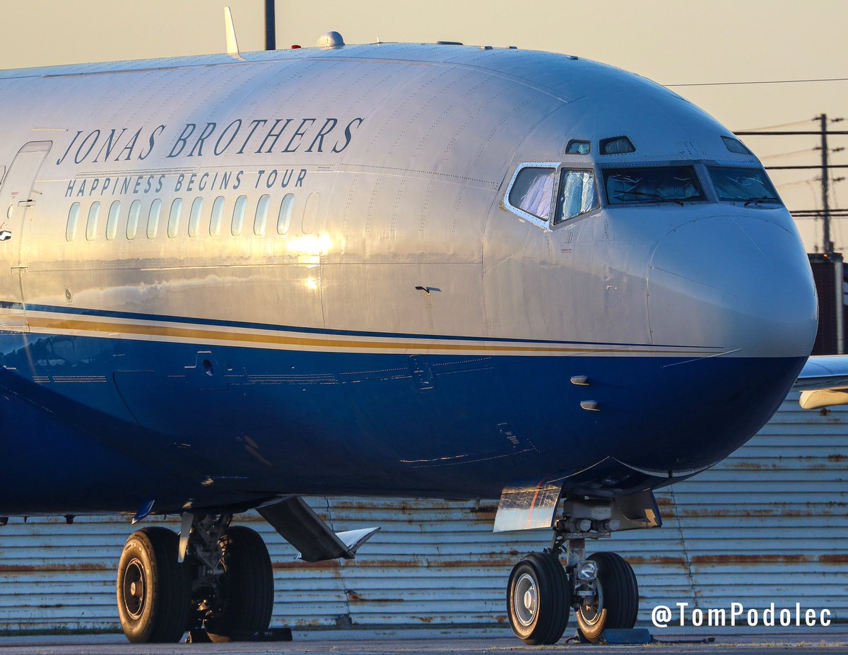 TomPodolec's tweet photo. PHOTOS Jonas Brothers’ ride for their #HappinessBeginsTour.  They arrived in Toronto earlier today for their concerts tonight and tomorrow night. 
N30MP Boeing 727-21 https://t.co/IJR0jPgvrs