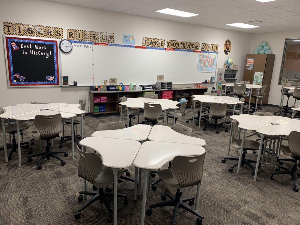 Andrea_Jordan's tweet photo. Classroom transformation DONE & ready to receive my Tigers 🐯 on Monday! LET’S GO!!! The incredible promise of a new school year...🏫✨🍎📚 #CDISDspirit #RockthePark @CypressParkHS @CyFairSSS https://t.co/T551OaRo3p
