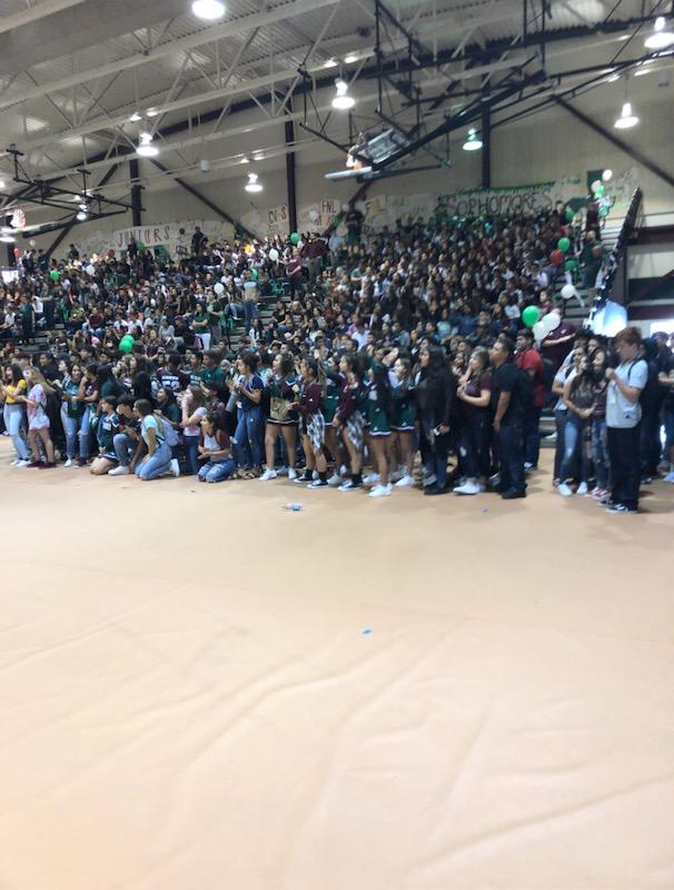 CeresUSD's tweet photo. The school spirit was strong at a Hawks rally ahead of tonight's game. Frosh-soph kicked off at 5. Time to come cheer on your #GoCVHawks or #CHSBulldogPride! ππ https://t.co/wOMKN9Wmt4