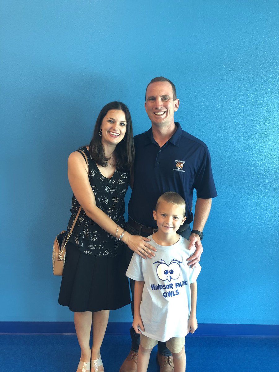 IordankaGarison's tweet photo. What an amazing ribbon cutting ceremony at Windsor Park Elementary! Henry will be in the first 1st grade class to attend this beautiful, state of the art school! https://t.co/KuIMgsCdkP