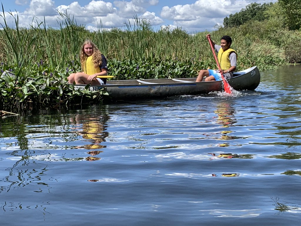 M3Seaholm's tweet photo. The annual freshmen canoe trip was a successful hit! Almost 90 freshmen enjoyed the 2 hour trip down the Huron River in Milford. #LinkCrew #freshmen @seaholmhs @BirminghamPS https://t.co/YG7Tys2X3J