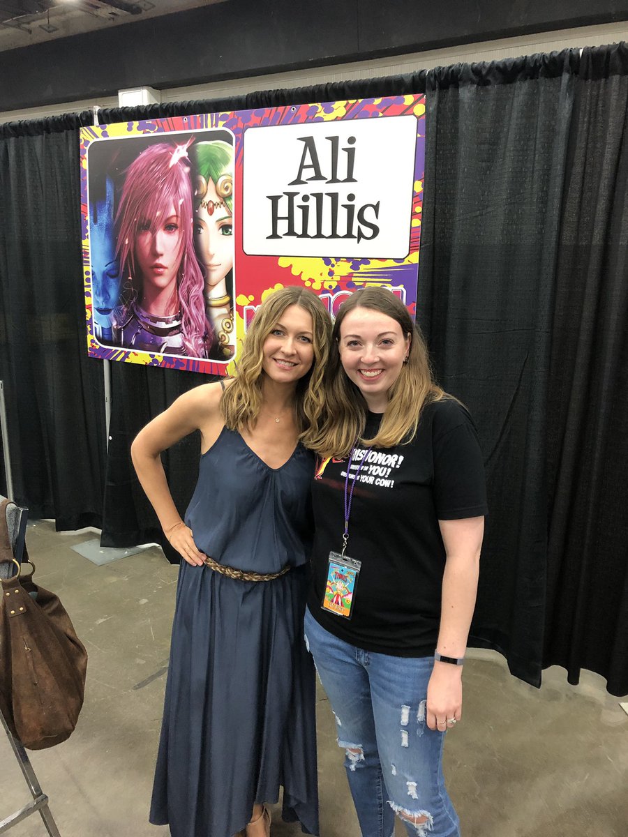 NerdLadyAllie's tweet photo. I had the absolute pleasure to stand next to this women last weekend. @missalihillis is an absolute gem and I learned so much just being around her. She beams happiness and the way she interacts with her fans is truly inspiring. I left the weekend with a new role model. ❤️ https://t.co/jOAFD626g0