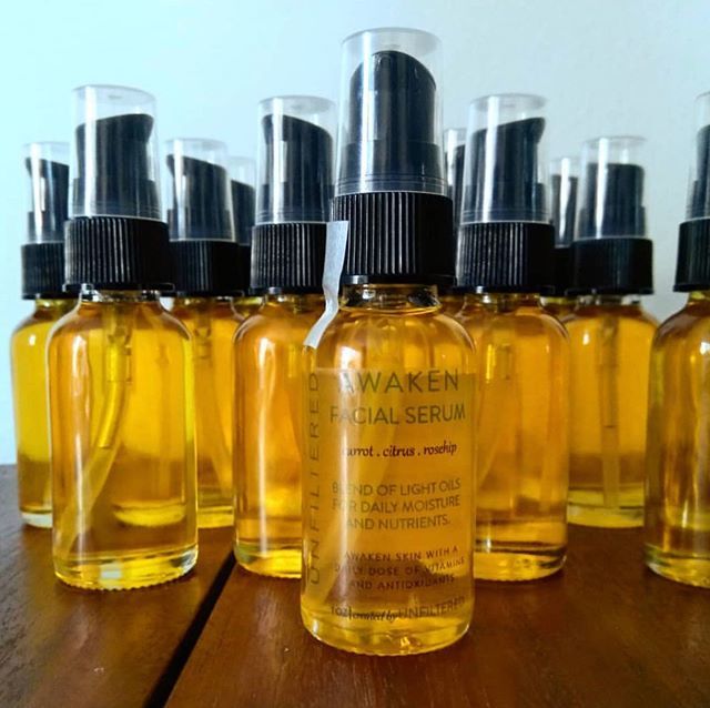 My skin gets absolutely BLAH every time Fall starts rolling in. Anyone else? I am dying to get my hands on this serum from @unfilteredskincare and rub it all over my face. 😍😍😍 ift.tt/2ZmVeU5