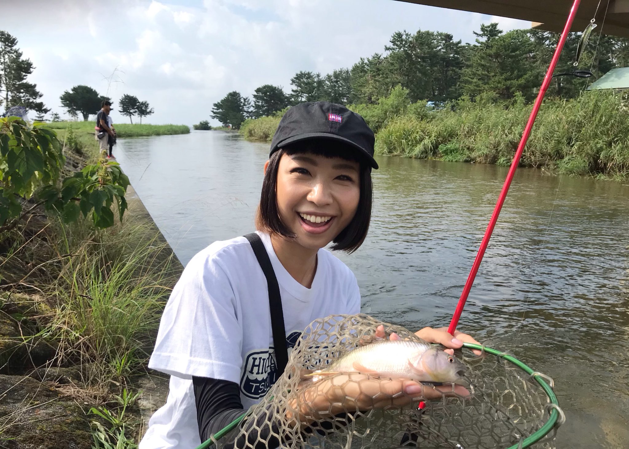 石川文菜 今日は琵琶湖でハス釣り ロッドはバス釣りbpm 63ul 2とミノーはトリコロールシリーズです T Co 77yurtgdkh Twitter