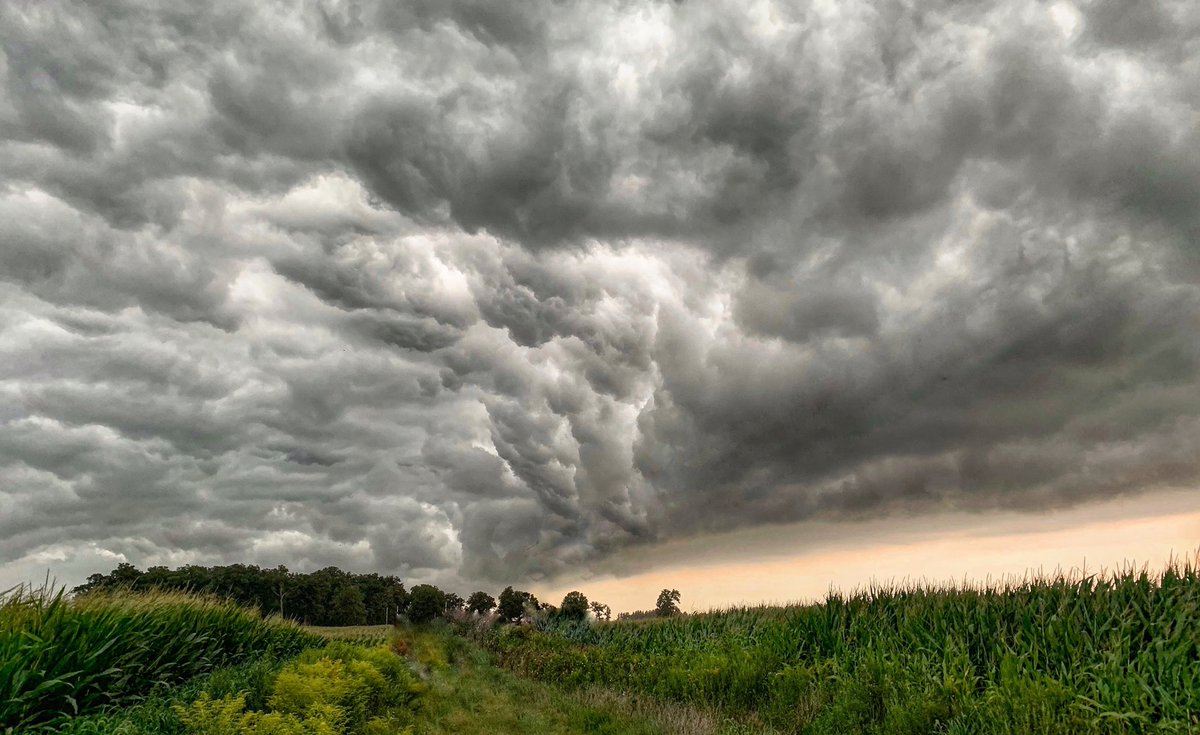 1881Ranch's tweet photo. Caught a great sky just before a storm while out on the property. #stormyskies #country #ranchlife #americathebeautiful #landofthefree #1881ranch #shootingclub #sportsmansclub #conservationclub https://t.co/AHI3pLBLWm