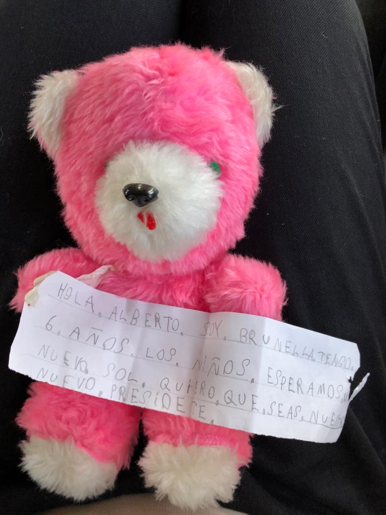 alferdez's tweet photo. Hoy, en San Rafael, Brunella me hizo uno de los regalos más lindos que recibí en toda la campaña ❤ https://t.co/gkRJs7ZFXB