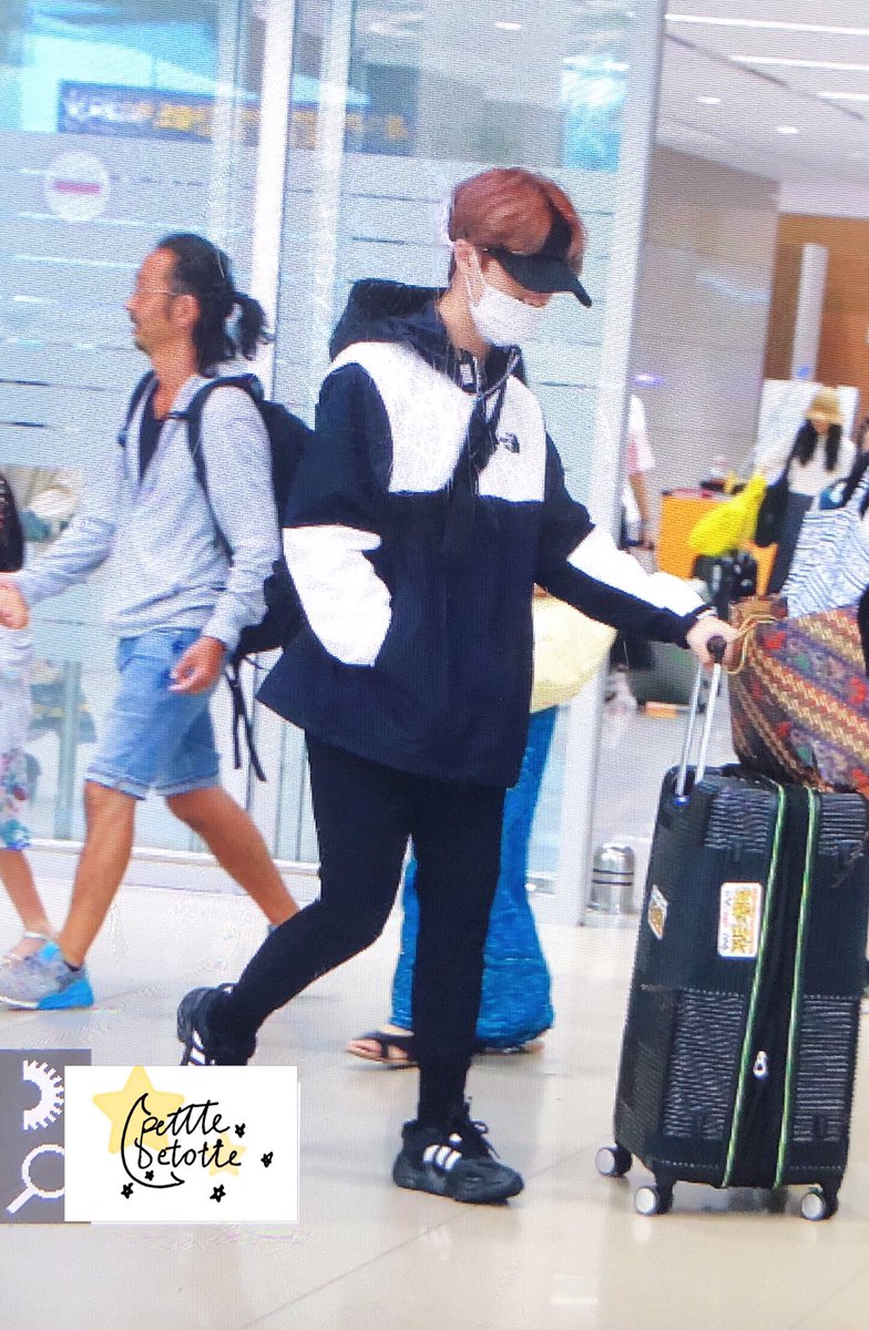 PETITEETOILE703's tweet photo. 190824 ICN
#잘했동한 #김동한 #동한 #KIMDONGHAN  #DONGHAN #キムドンハン #ドンハン https://t.co/Nri6RVasjb