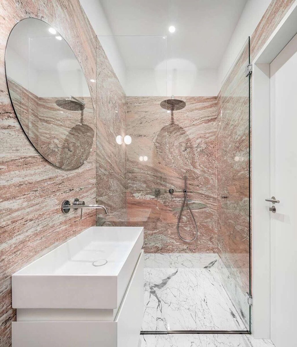 #marble #bathroom #tiles #washbasin #bathroom #bathroomsinks #minimalism #interiordecorating #interiorismo #lessismore #instagood #instadaily #mirror #showerroom #showerscreen #showermixer #showerset #shower #bathroomdetails #architecturephotography #toilet #homedecorph