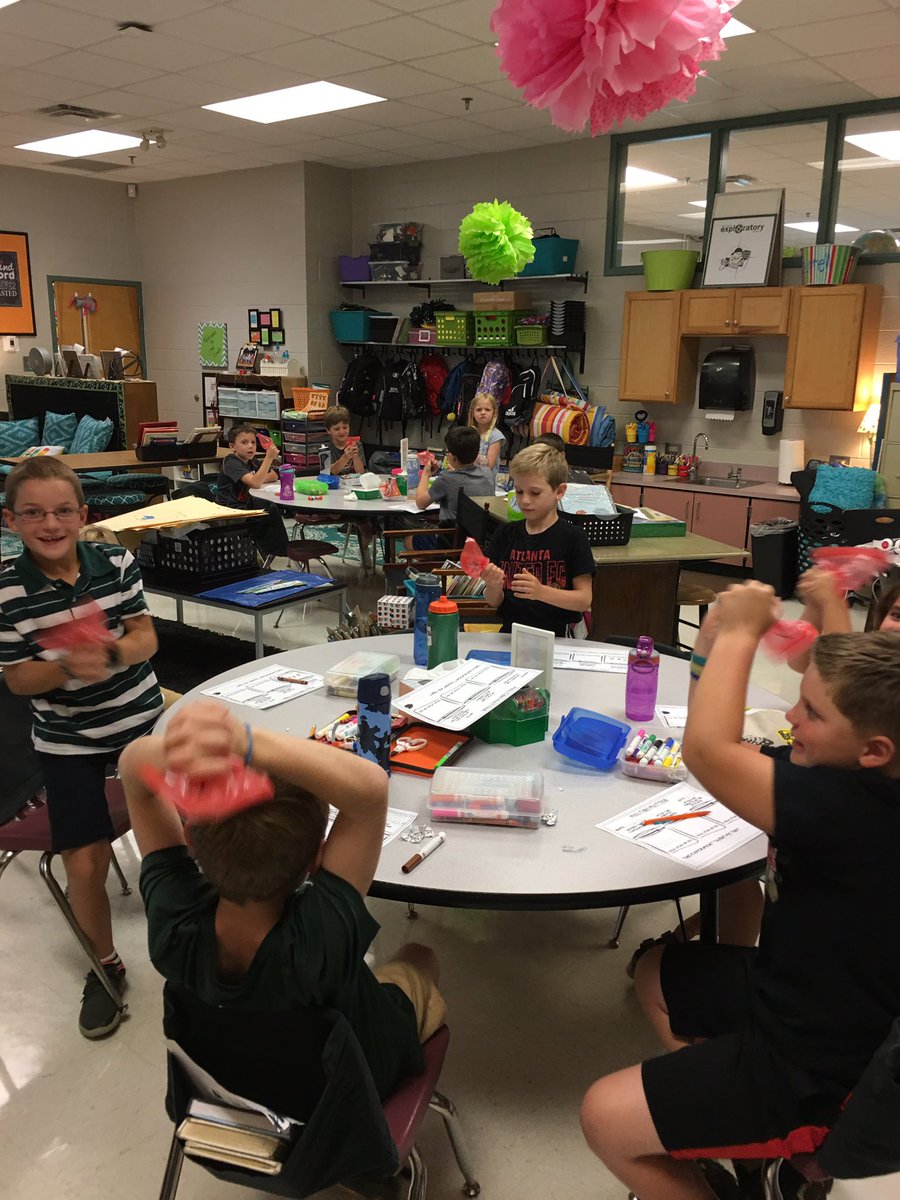 5thgradeb123's tweet image. Matter investigations #temperature
#solidliquidgas @2ndgrade123 @MVESGainesville