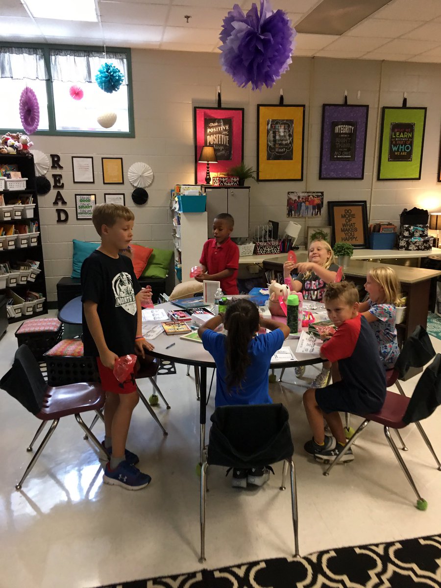 5thgradeb123's tweet image. Matter investigations #temperature
#solidliquidgas @2ndgrade123 @MVESGainesville