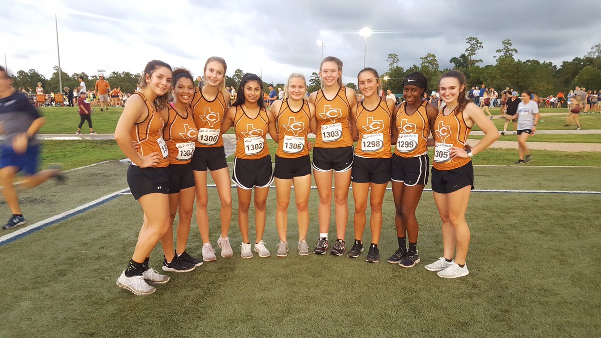 Caldwell_XC's tweet photo. Ready for Friday Night Lights!! #getout #runhard #swarm https://t.co/WuGByeVsOU