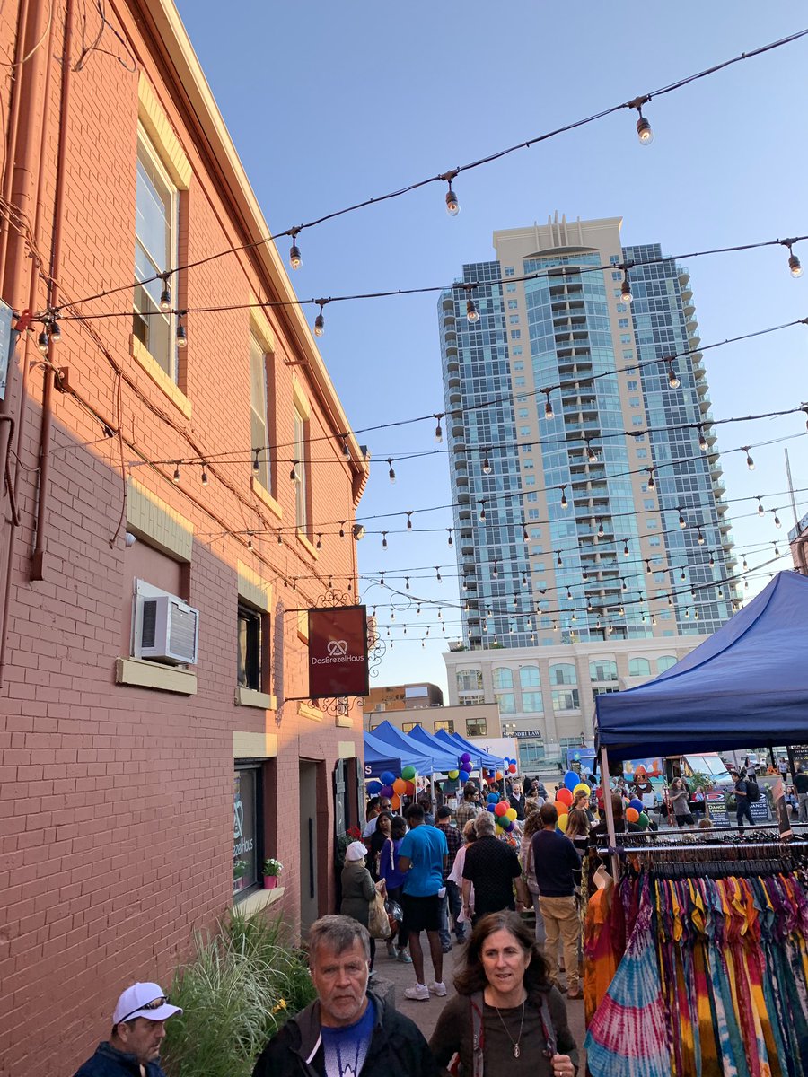 BramptonDowntwn's tweet photo. A great kickoff to Party in the Lanes earlier this evening! #PITL https://t.co/wxPvuHumft