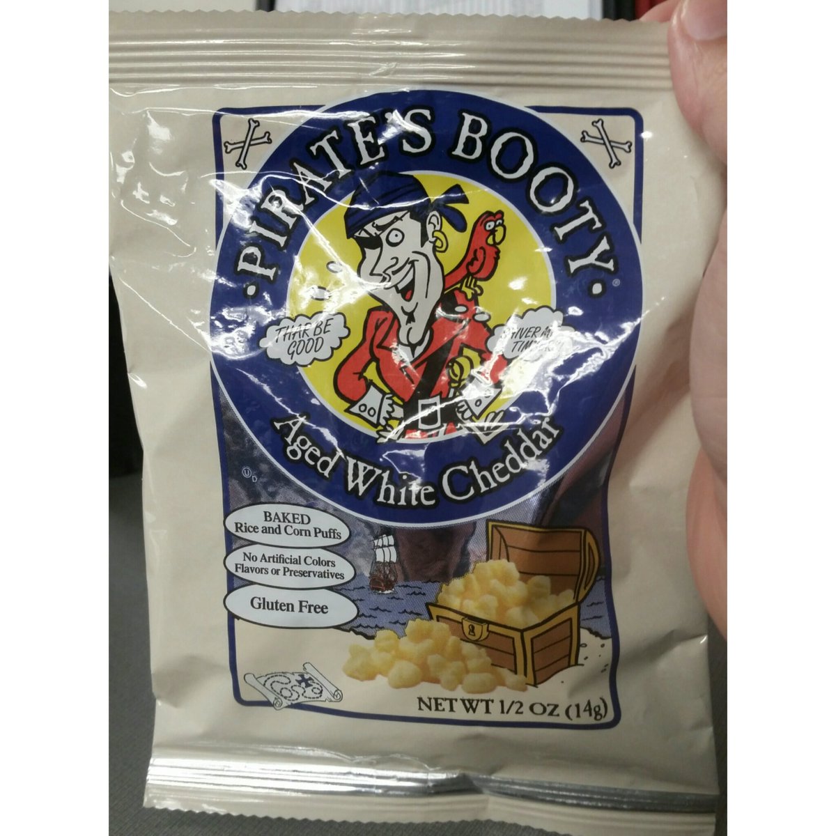MellyMel2525's tweet photo. Don't mind me...just eating my Pirate's Booty πππ #stuffisgood #whoknew #PiratesBooty https://t.co/Znp5zsaLhx