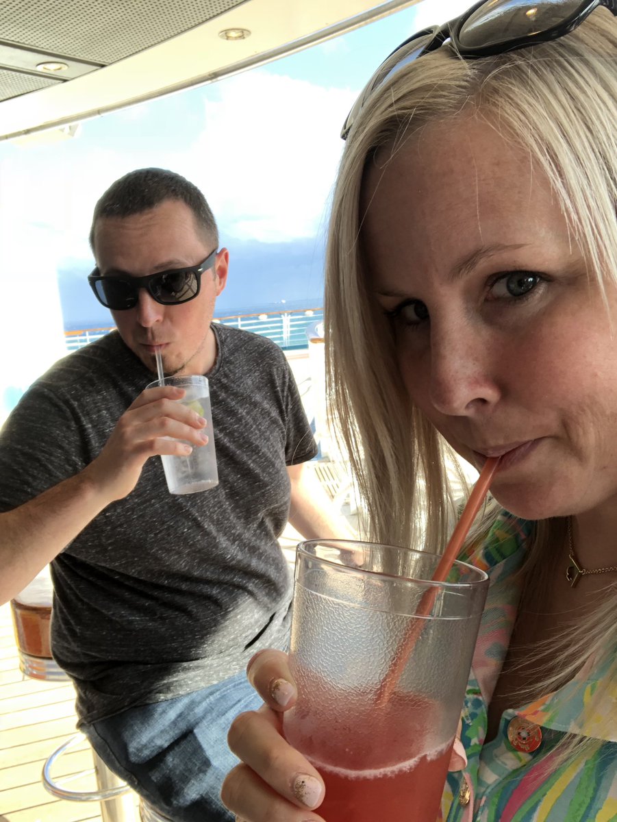 amerzingggg's tweet photo. @CruiseNorwegian My must-have cruise necessity is my partner in crime! 💑☀️🍹😎🌴 #NorwegiansSummerFridays https://t.co/7WLXL84Xbd
