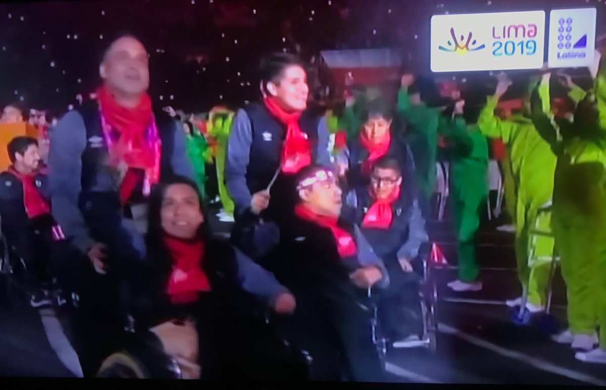 HERMOSO. Tan o más emocionante que la inauguración de los #Panamericanos2019, la delegación peruana y las de todos los países del continente brillan en los #Parapanamericanos2019 👏🏻👏🏻👏🏻 Literalmente #JugamosTODOS!!