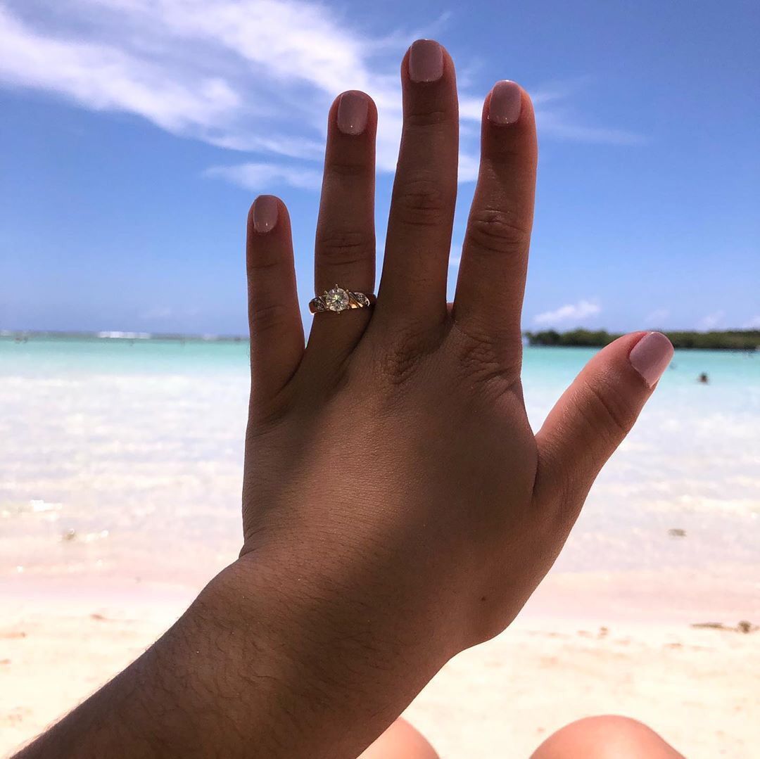 “&amp; just like that, im engaged!!!!!!!! 💍 to the man who loves me unconditionally and who is perfect for me!”

VISIT👉 buff.ly/2J2PCC4

👰🤵CONGRATS for your engagement Kaina!!!💪❤️
📷REGRAM:@_kaina00_

#theringorg #weddingvenue #weddingideas #wedding #proposal