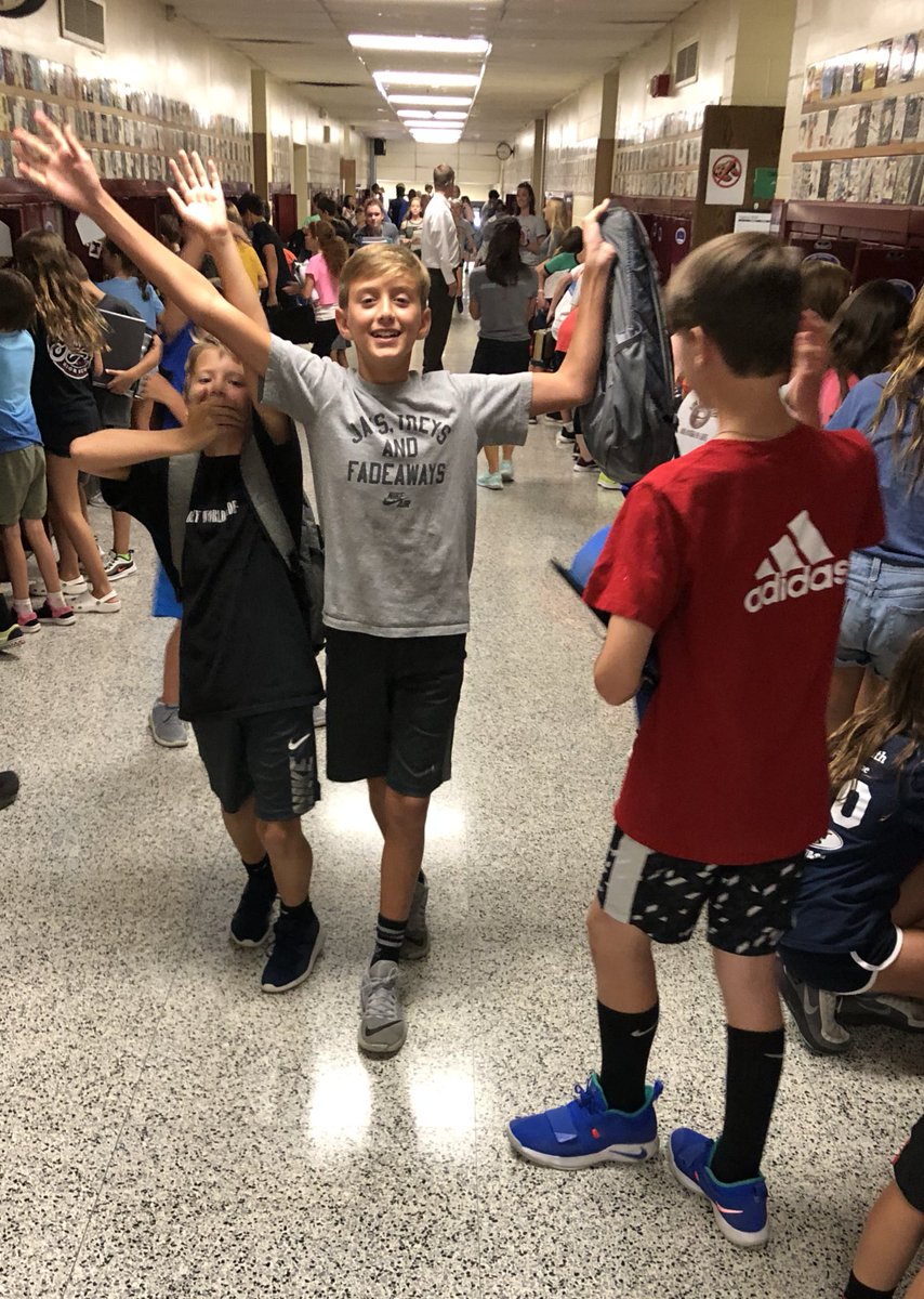 KMS_6thgrade's tweet photo. Happy Friday! @KilbourneMiddle @wcsdistrict #itsworthit https://t.co/8oYH8wmZ7E