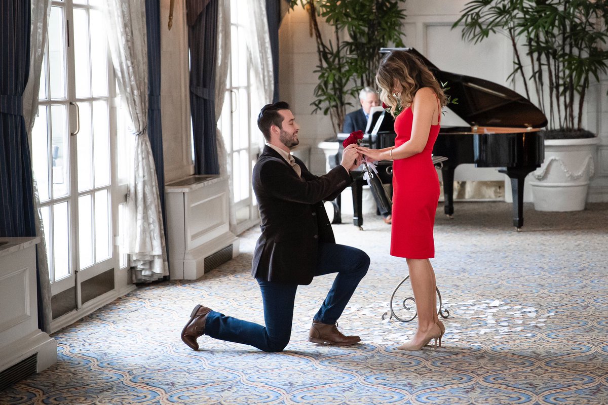 timothycmorris_'s tweet photo. She thought I was taking her to a @Titans banquet. Then I asked her to be my wife 💍❤️ https://t.co/0gAjxOCFsG