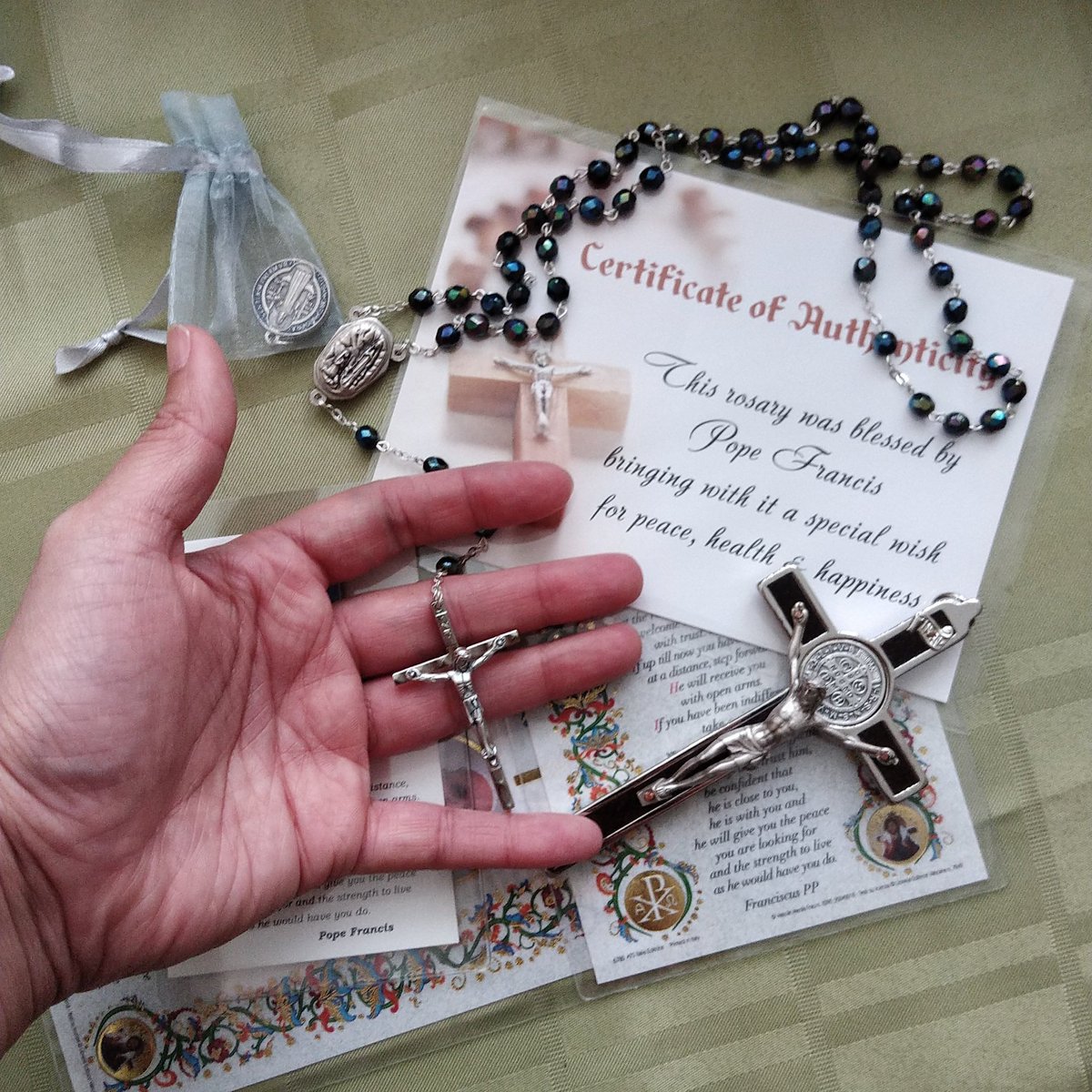 KimGodwin18's tweet photo. Ok guys! Good news! I didn't burst into flames! I got my order of Pope blessed items from a lovely Catholic shop in Italy. #amwriting #horror #horrorcommunity #writingcommunity #writerslife #notpossessed #horrorwriterproblems #rosary #stbenedictmedal https://t.co/uXGEhnxOab