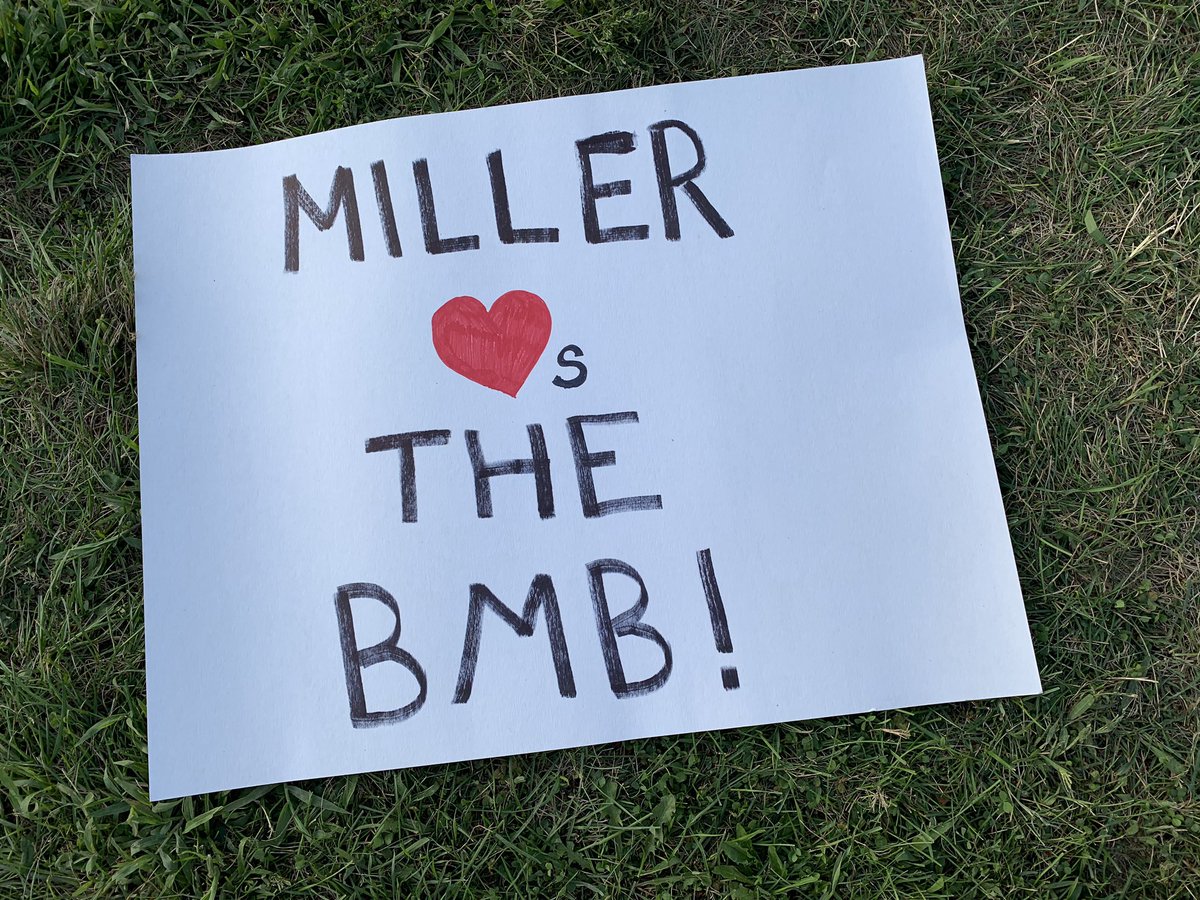 MillerAud's tweet photo. We dropped by the practice field earlier tonight to show our appreciation—with ice pops and signs. #SoundOfWestern #BroncoMarchingBand https://t.co/6zWz9Bet01