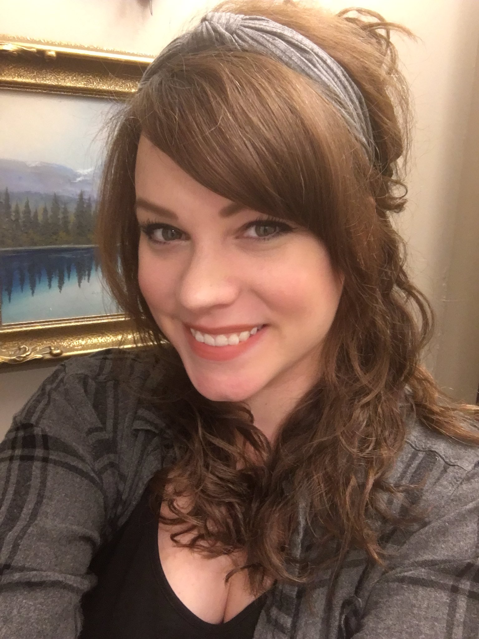 Shawna on Twitter: "It’s a grey Friday. Come hang on twitch! https://t