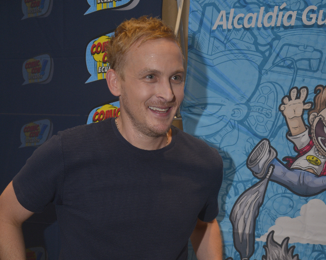 eluniversocom's tweet photo. Actor Robin Lord Taylor: Estoy emocionado por mostrar otros lados de mí. ► https://t.co/pUbM1pVRz5 #ComicConEC https://t.co/UxtuB0ikFf