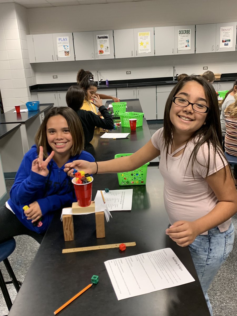 Estavinoha1KISD's tweet photo. Building bridges (and relationships!) with my sixth graders today! @KleinISDscience @KleinISD @HildebrandtKISD #hildehasheart #heartofamustang #KleinFamily https://t.co/Bv0RoqkFet