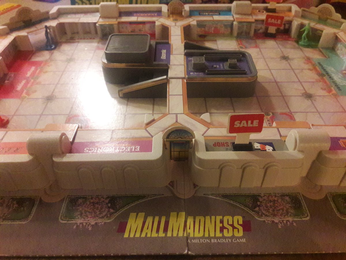 GidgetBoggs's tweet photo. The only way to spend a Friday night
#mallmadness #boardgamegeek https://t.co/emep7jacnQ