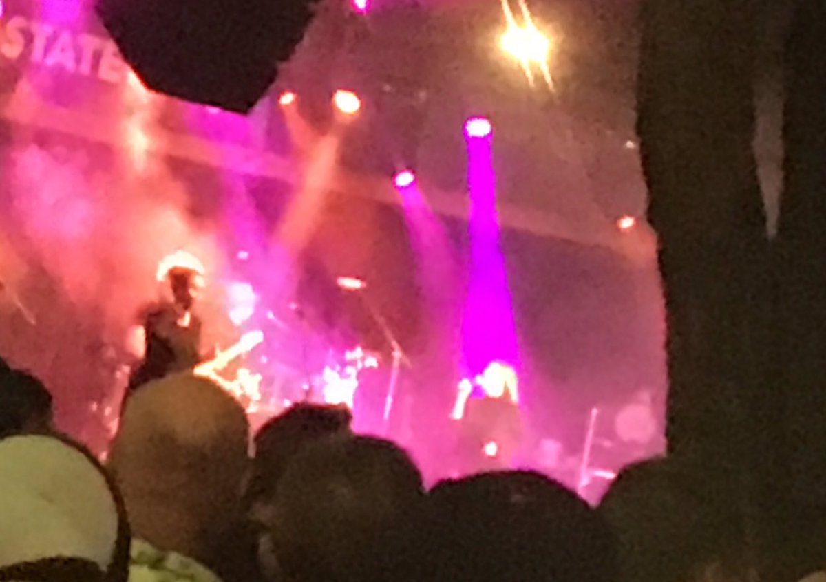 ChrissieTVoR's tweet photo. Belinda Carlisle for free. 15 year old me is giddy. #AlwaysTimeToDance https://t.co/Ot3npH1sYs