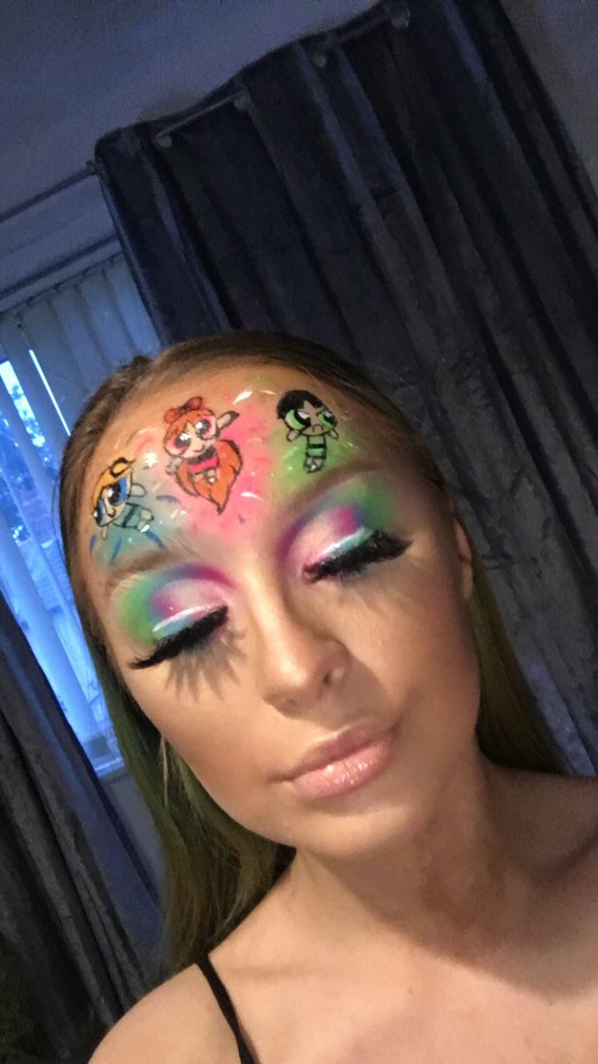 tkmakeup1's tweet photo. @JeffreeStar Always trying my hardest with my looks ❤️😅💜 https://t.co/Zc479xqRxE
