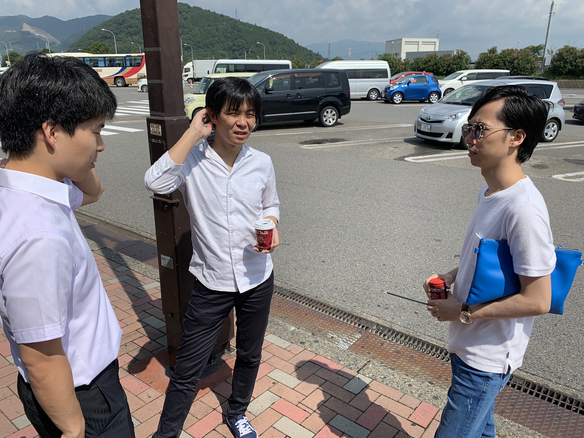 Nagoya Amigo 名古屋アミーゴ 仕事のため みんなで京都に向かっています 左から ちゃんあつ 下島先輩 チンピラ 圧倒的チンピラ 柳澤 T Co Pk8kyruwkh Twitter