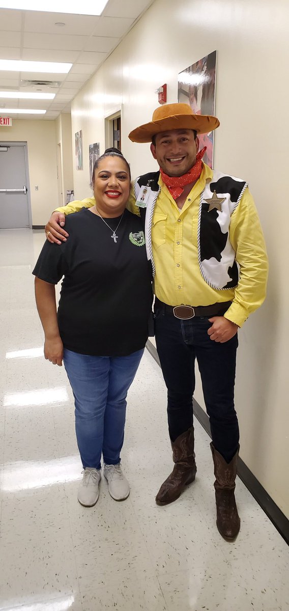 MrsLuluGarcia's tweet photo. Woody and Buzz stopped by @HBGonzalezPLA today. The children were so excited to see them. Our Admin team is awesome! @PrincipalRey #HBGPLAcademy #HBGSenators #ToInfinityAndBeyond https://t.co/SRmc3lH3OC