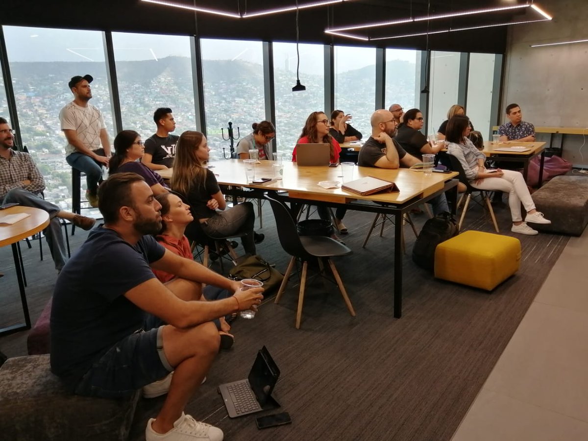 LaAcademiaMX's tweet photo. Viernes de #LabCreativo con @RulCardos en la sede de #MTY 👊🏽👊🏽👊🏽🔥 https://t.co/YCOGWZ26SR