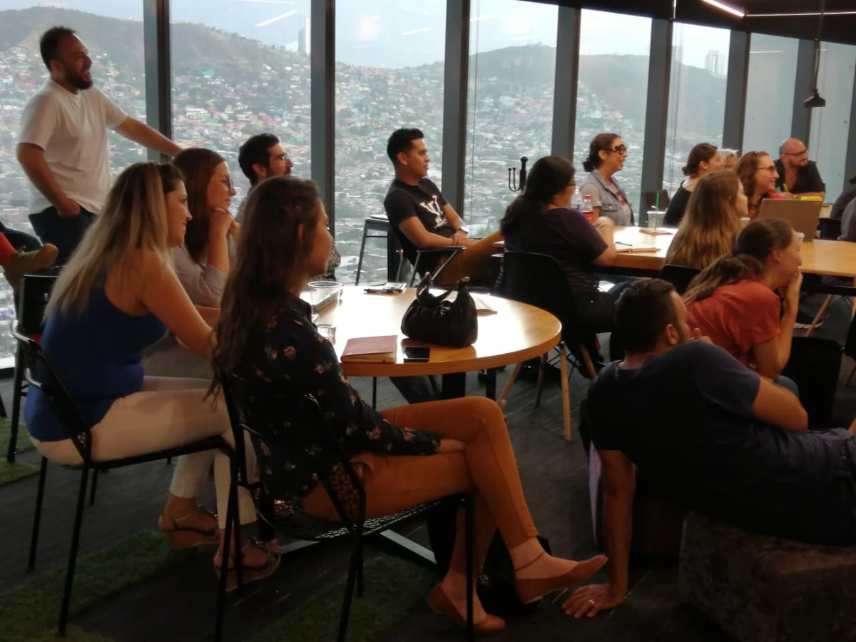 LaAcademiaMX's tweet photo. Viernes de #LabCreativo con @RulCardos en la sede de #MTY 👊🏽👊🏽👊🏽🔥 https://t.co/YCOGWZ26SR