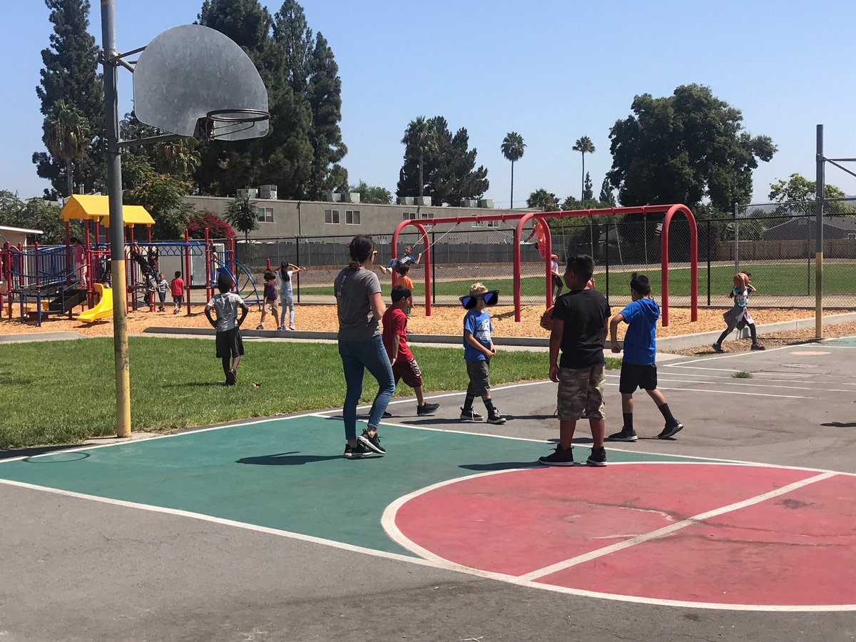 MrsJLeonard's tweet photo. Relationship building happening everywhere this week @NarancaMustangs from morning meetings to @MrsGarback playing basketball at recess with students! Loved seeing these kiddos be excited to come back everyday! #relationshipsmatter @CajonValleyUSD https://t.co/AnZ2ic6mQ7