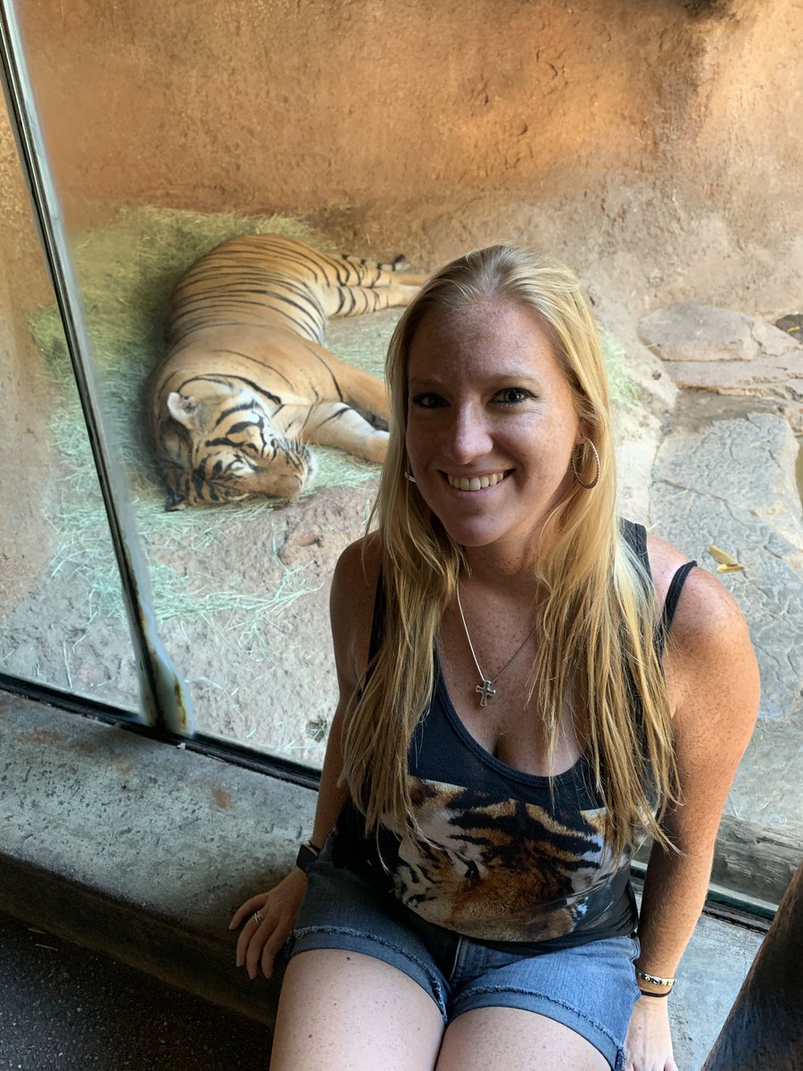 MissTesta22's tweet photo. San Diego Zoo #brooksummerfun https://t.co/aCRTkae9in