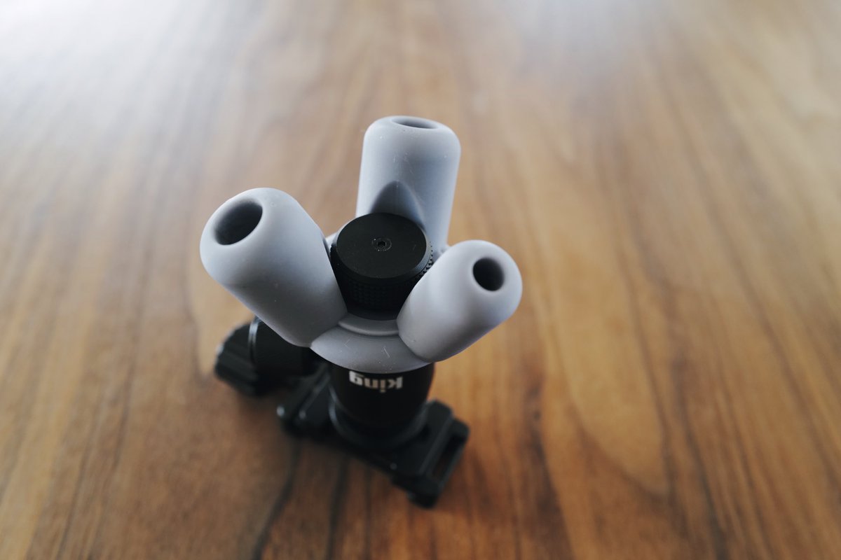 goando's tweet photo. 失敗続きだった3Dプリントもようやく成功。

山で三脚がわりにトレッキングポールとタープポールを脚にして三脚に出来るアダプターを作ってたのでした。

これで500g以上軽量化できた。 https://t.co/dG6dBC2nuq