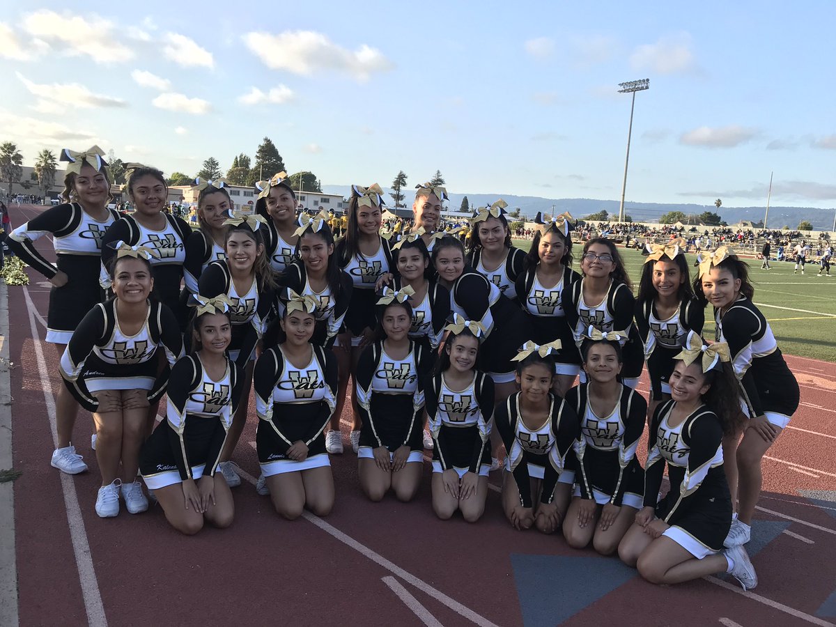 WHS cheerleaders ready for the Apple City Jamboree 🏈 <a href="/CatzAthletics/">Wildcatz Athletics</a> <a href="/WildcatzASB/">WHSActivities</a> <a href="/WHSWildcatz/">Willie Wildcat</a>