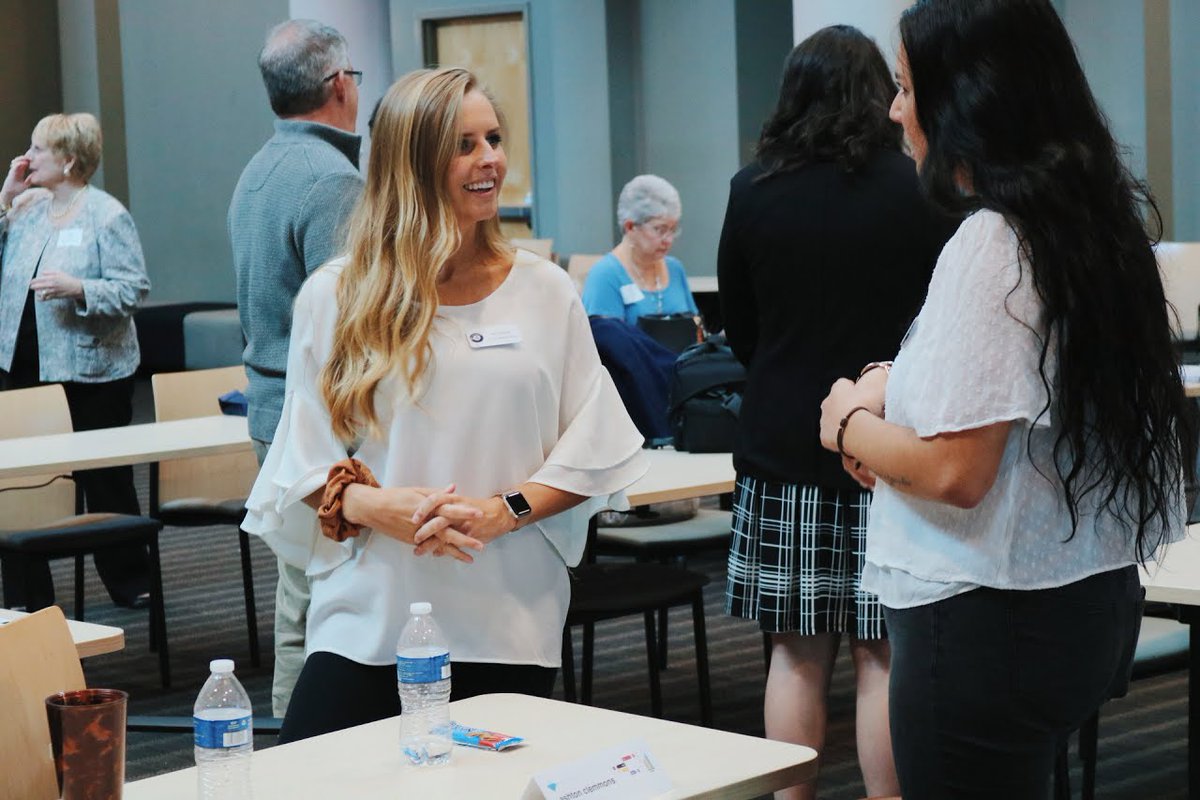 Both our teams ended orientation today by taking their pledges. They will begin at their host sites next week. Join us in welcoming our new National Service class of 2019-2020! 🎊🎉 #americorps25
#nationalserviceworks #serviceyear