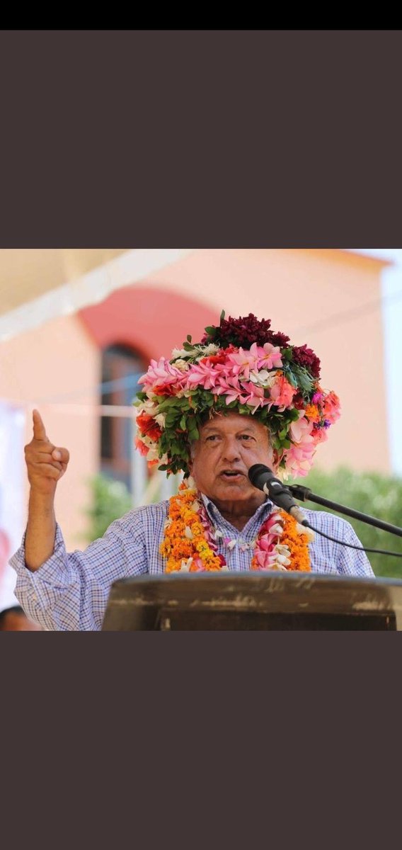 <a href="/CiroGomezL/">Ciro Gómez Leyva</a> <a href="/lopezobrador_/">Andrés Manuel</a> <a href="/FelipeCalderon/">Felipe Calderón 🇲🇽🇺🇦</a> Es un verdadero naco! Con un nivel bajísimo! Además no es “ chaleco” ni siquiera eso sabe el muy distinguido y elegante presidentucho de mierda!!!