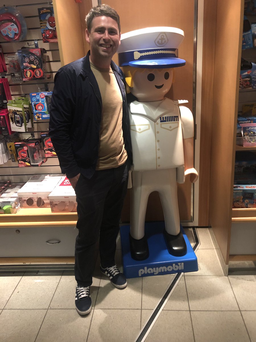 NiamhFitz's tweet photo. Wayne is the same height as the Lego Captain man 🤣 #LittleLeg https://t.co/N8bW0OIUr3