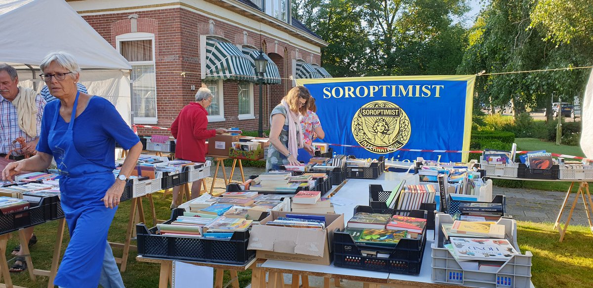 Voorbereidingen in volle gang! Boekenmarkt in Bierum van 10-17 uur!