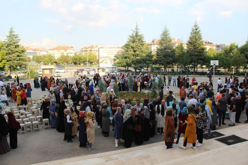msr_anadoluihl's tweet photo. Geçmişi yâd etmek, temiz, berrak duyguların yaşandığı anları tekrar yaşarcasına muhabbet etmek adına Mahmut Sami Ramazanoğlu Anadolu İmam Hatip Lisesi mezunları bir araya geldi. https://t.co/ycKVvjT8JA