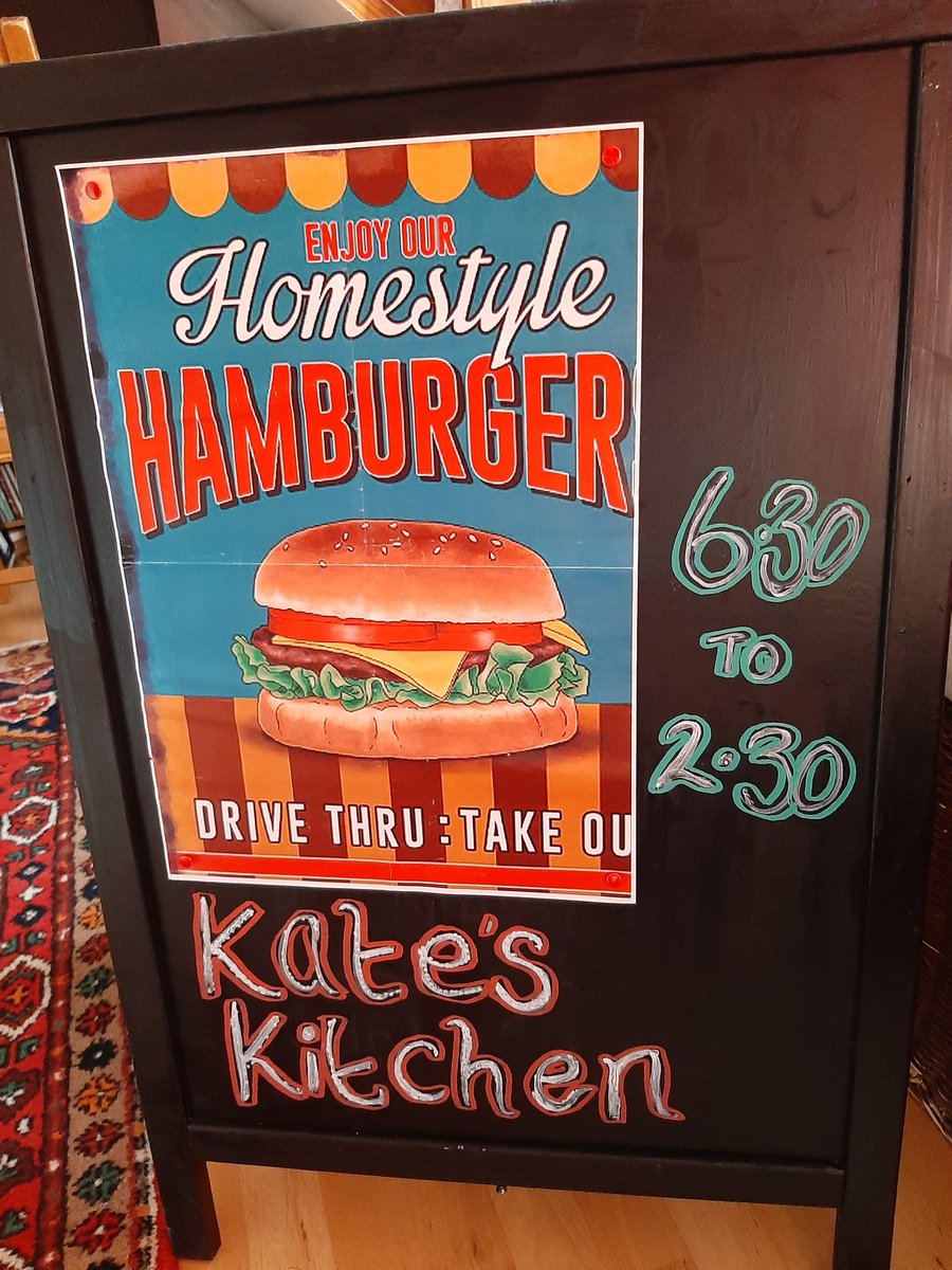 KatesKitchen5's tweet photo. ☆Happy National Burger day!!☆ Think next year we should create a burger for this. That gives me 365 days to trial ideas..!! Suggestions welcome ♡ #NationalBurgerDay #burger #BurgerDay #retro  #burgervan #Creative #cooking #receipies #FunFact @LoveHereford @KatesKitchen5 https://t.co/xIFOTeDE4t