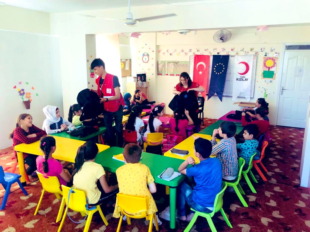 Gaziantep Toplum Merkezimiz Sağlık ve Psikososyal Destek faaliyetleri kapsamında, Uluslararası Dernekler ile iş birliği yaparak sürdürdüğü Geçici Koruma Altındaki Yetim Çocuklara yönelik eğitimlerini tamamladı. ☺️

#BirDokunuşBinHayat