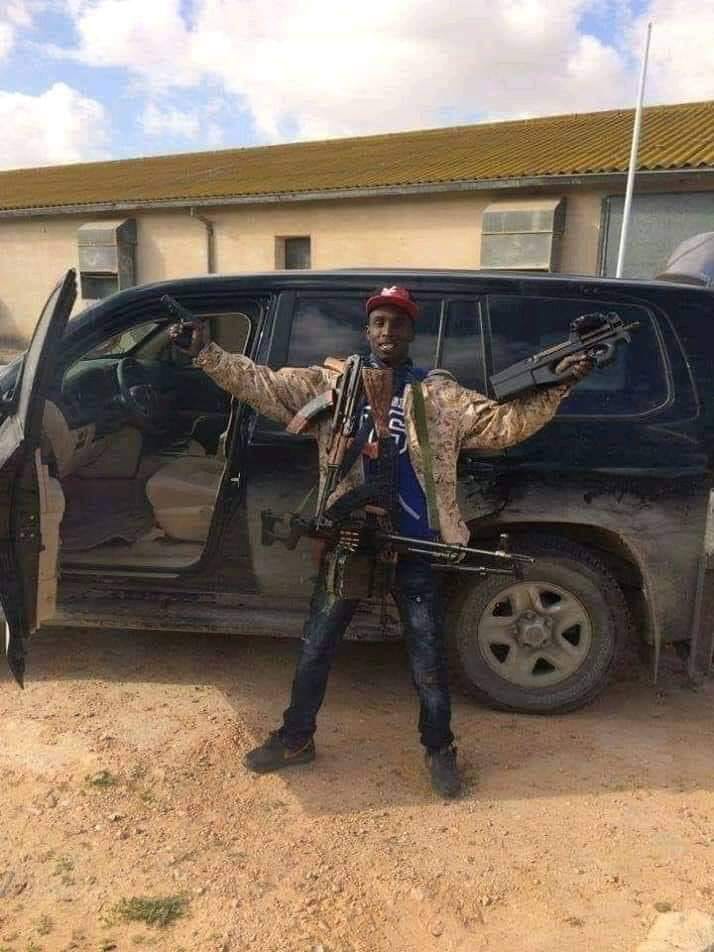 ECt91rSXoAAO_2p?format=jpg&name=medium