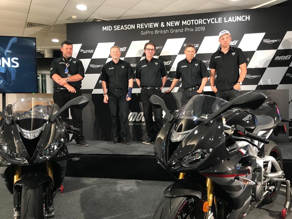 peterhickman60's tweet photo. Last night @SilverstoneUK I was with @UKTriumph for the official unveiling of the Daytona ‘Moto2’ 765

Carbon lovers DREAM 😜😜 https://t.co/kkK4plR0XZ