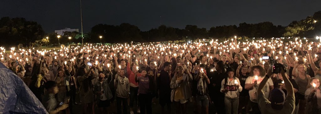 LSU Class 2023 gathered for the first ever Twilight Ceremony. We welcome the largest, most accomplished , and broadly diverse freshmen class in #LSU history. Simply inspiring. Start of a new tradition. #LSU23