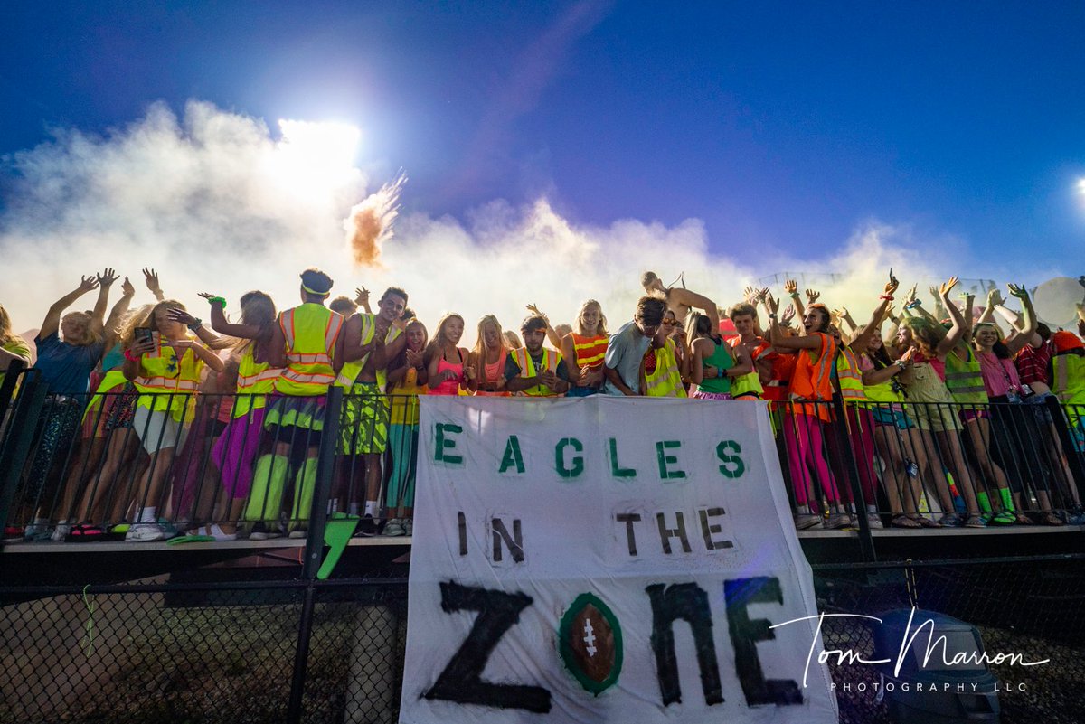TomMarronPhoto's tweet photo. No one, and I mean no one, does the powder shot better than the Ville. Strong work class of 2020. Strong work. https://t.co/ugmd1ioGoa