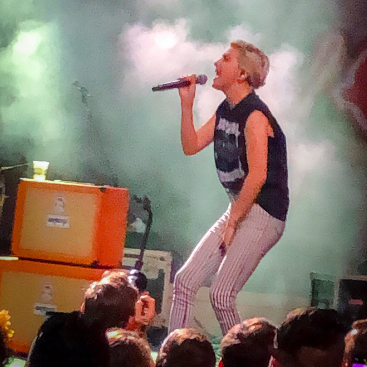 alt965kc's tweet photo. Falling in love all over again with Phantogram. #blockpartykc https://t.co/on2j3pGai8